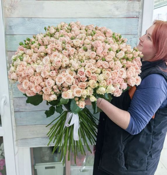 101 кустовая роза Полина 70+ см