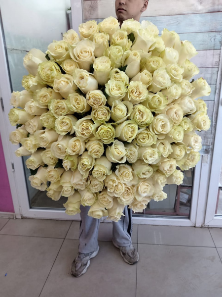 101 роза Эквадор Мондиаль 90 см